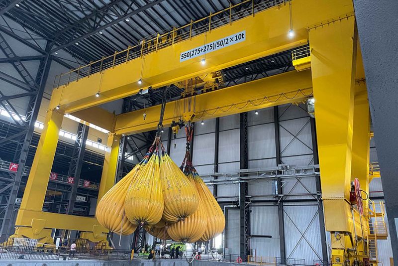 再添重器！衛華550噸新中式門式起重機圓 滿完成重載試驗！