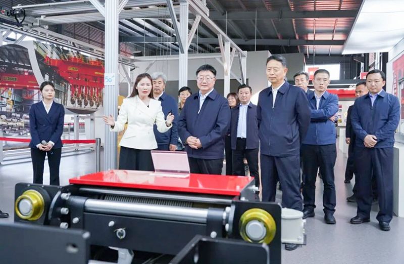 河南省司法廳黨委書記、廳長賀振華蒞臨衛華集團調研