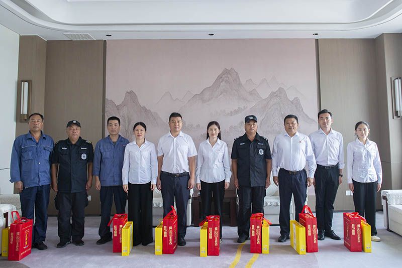 共敘魚水情！衛(wèi)華集團(tuán)開展“八一”慰問及退役軍人座談會(huì)